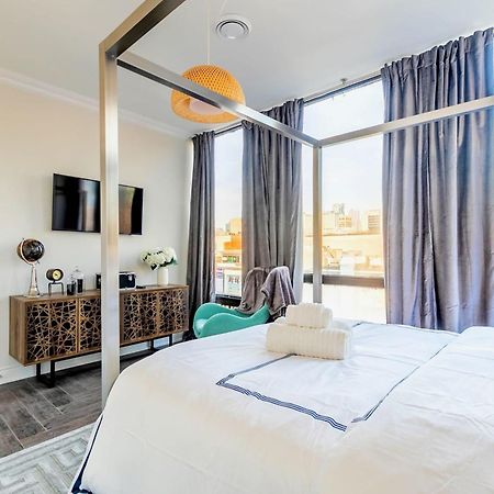 Modern Pet-Friendly Chinatown Apartment Toronto Esterno foto
