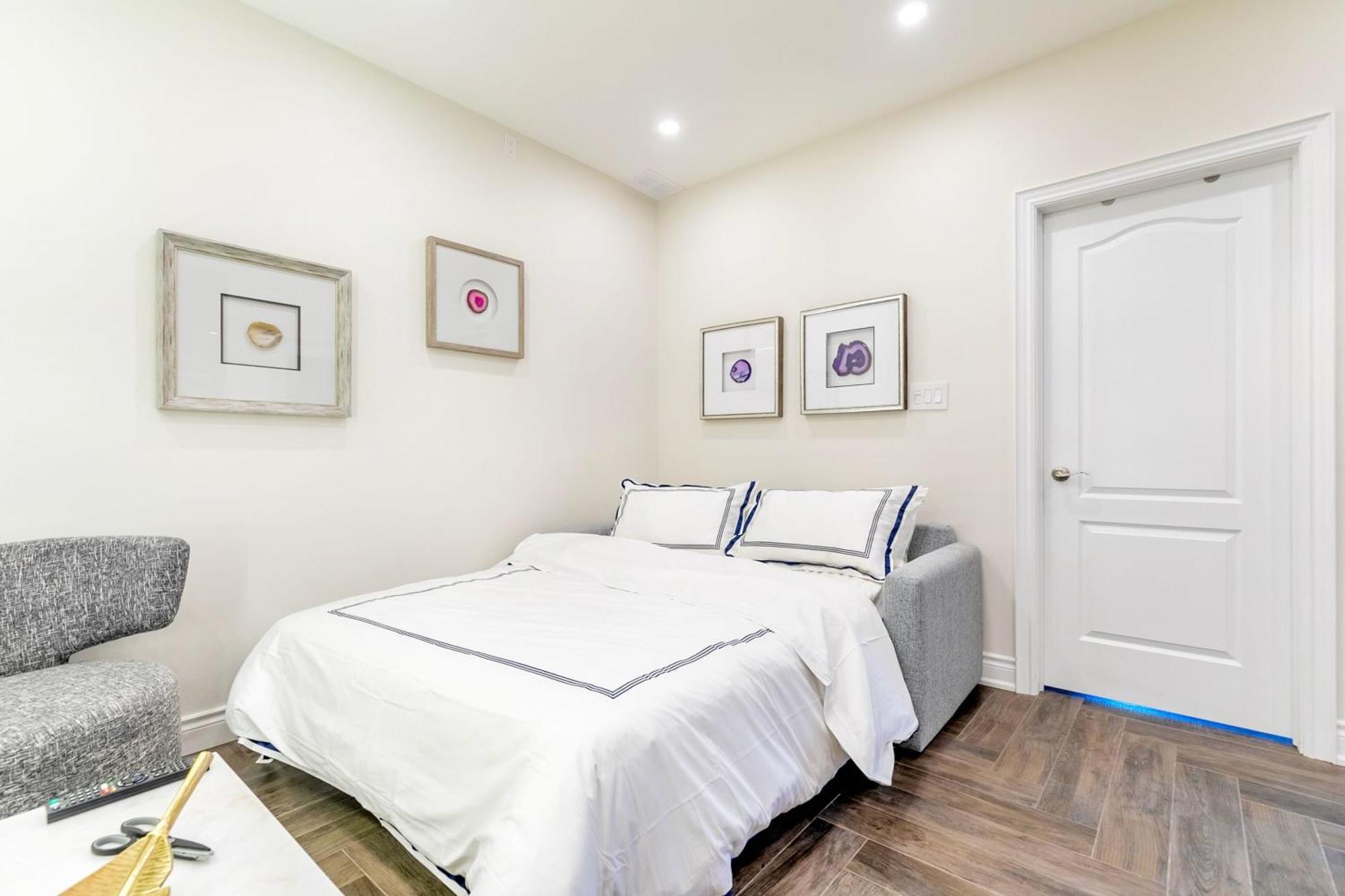 Modern Pet-Friendly Chinatown Apartment Toronto Esterno foto
