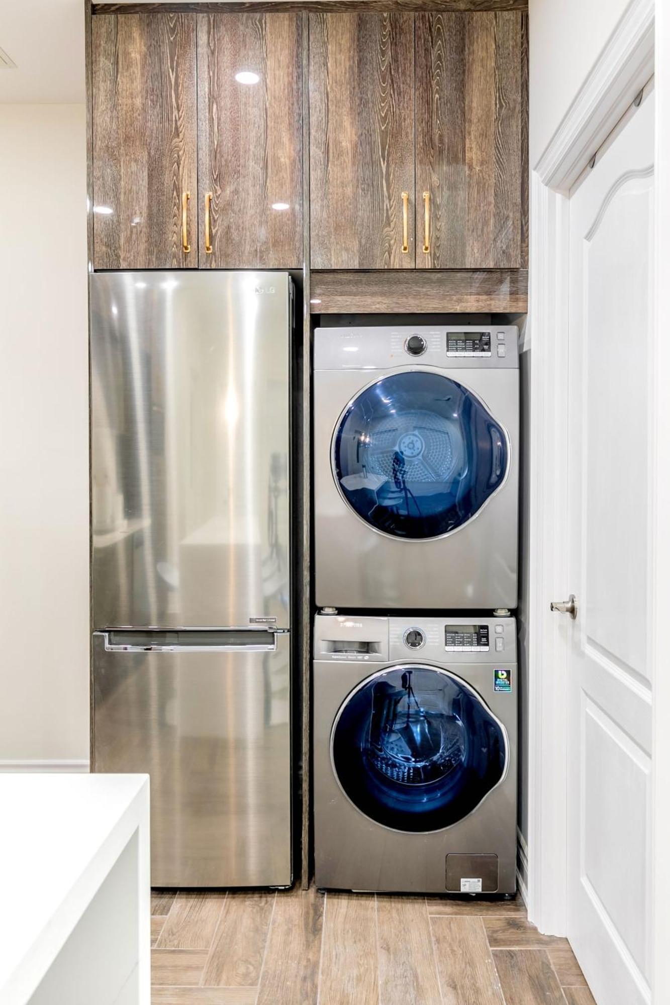 Modern Pet-Friendly Chinatown Apartment Toronto Esterno foto